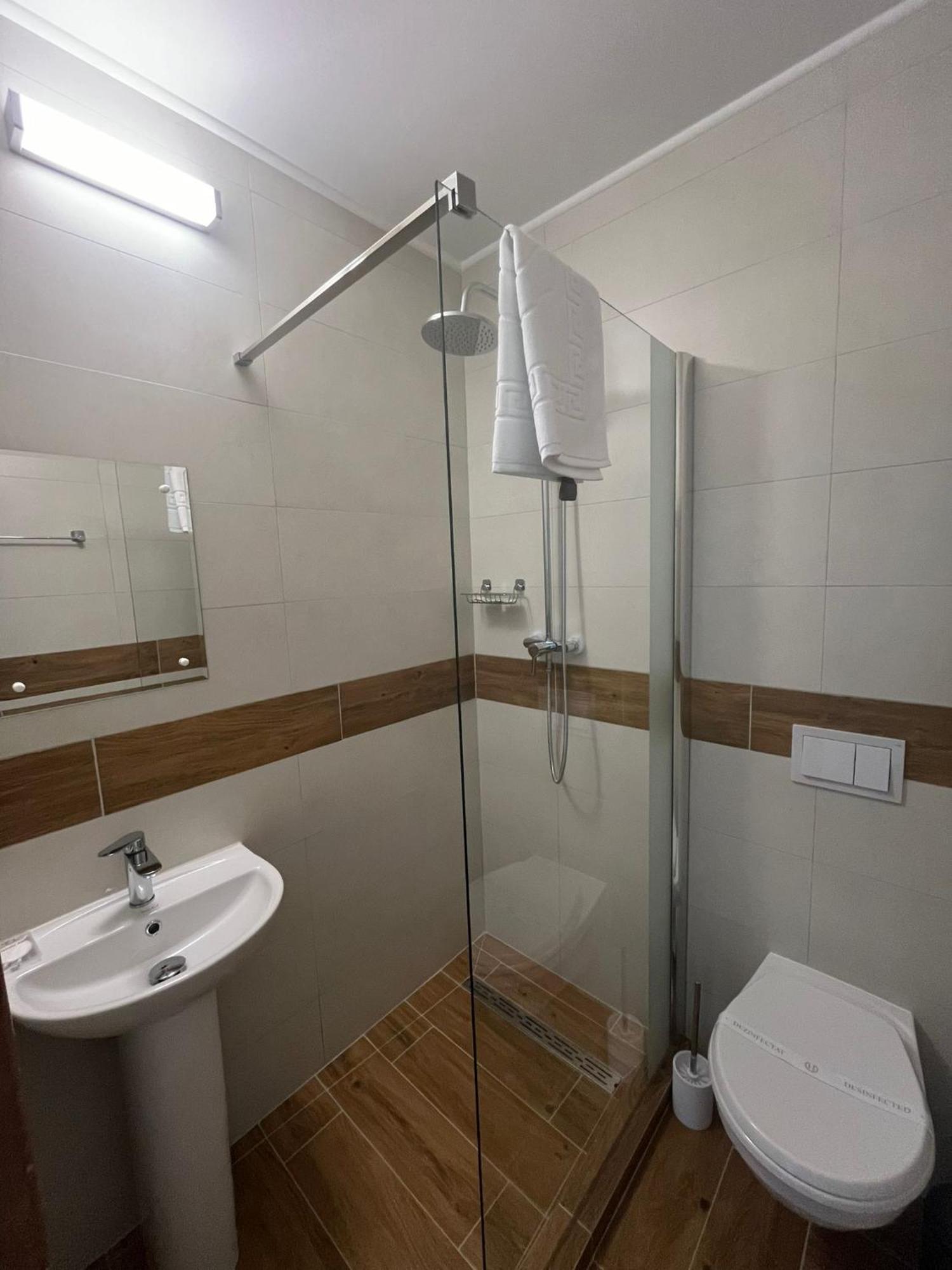 Kilometru108 Hotel Leordina Екстериор снимка