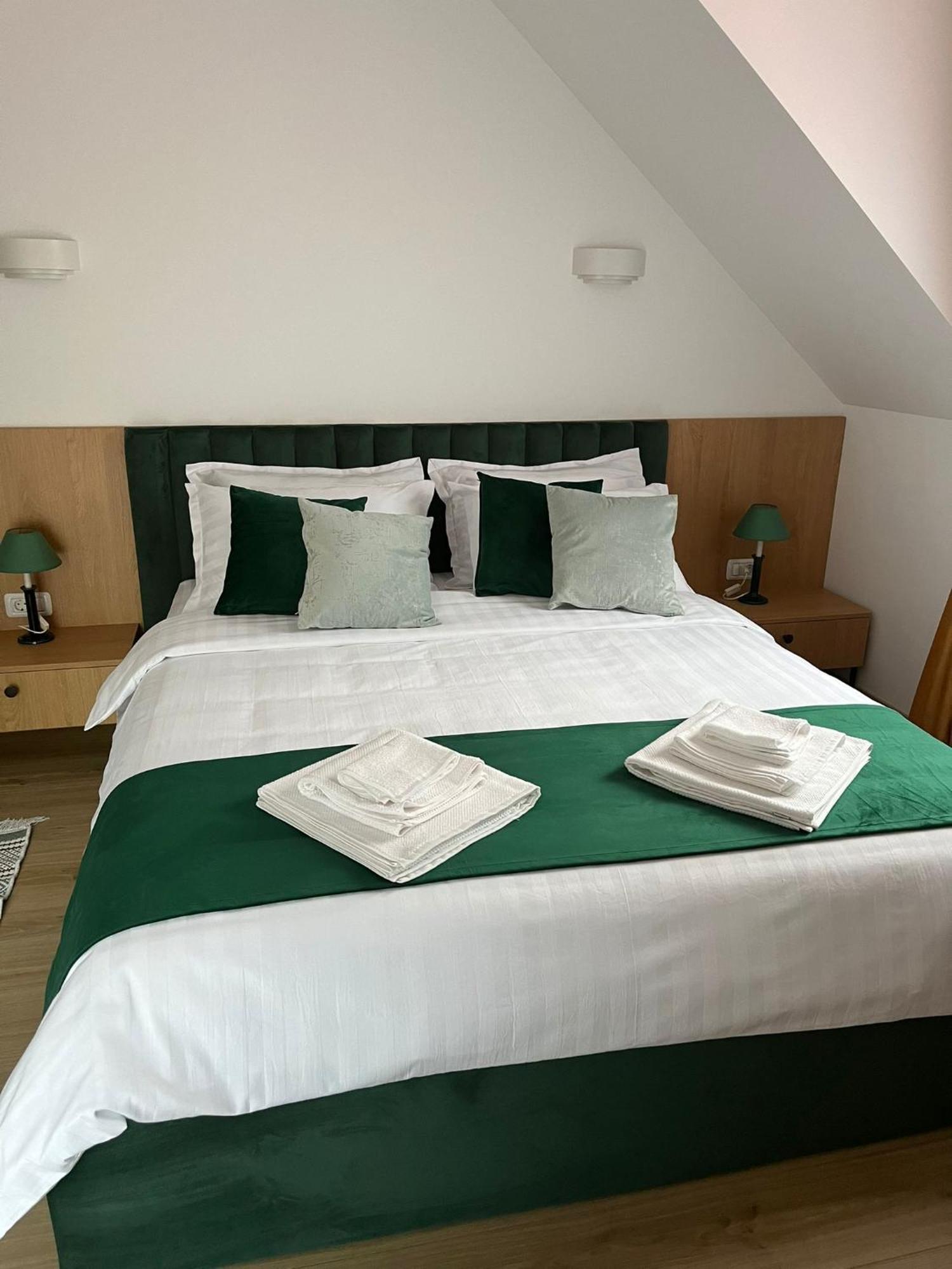 Kilometru108 Hotel Leordina Екстериор снимка