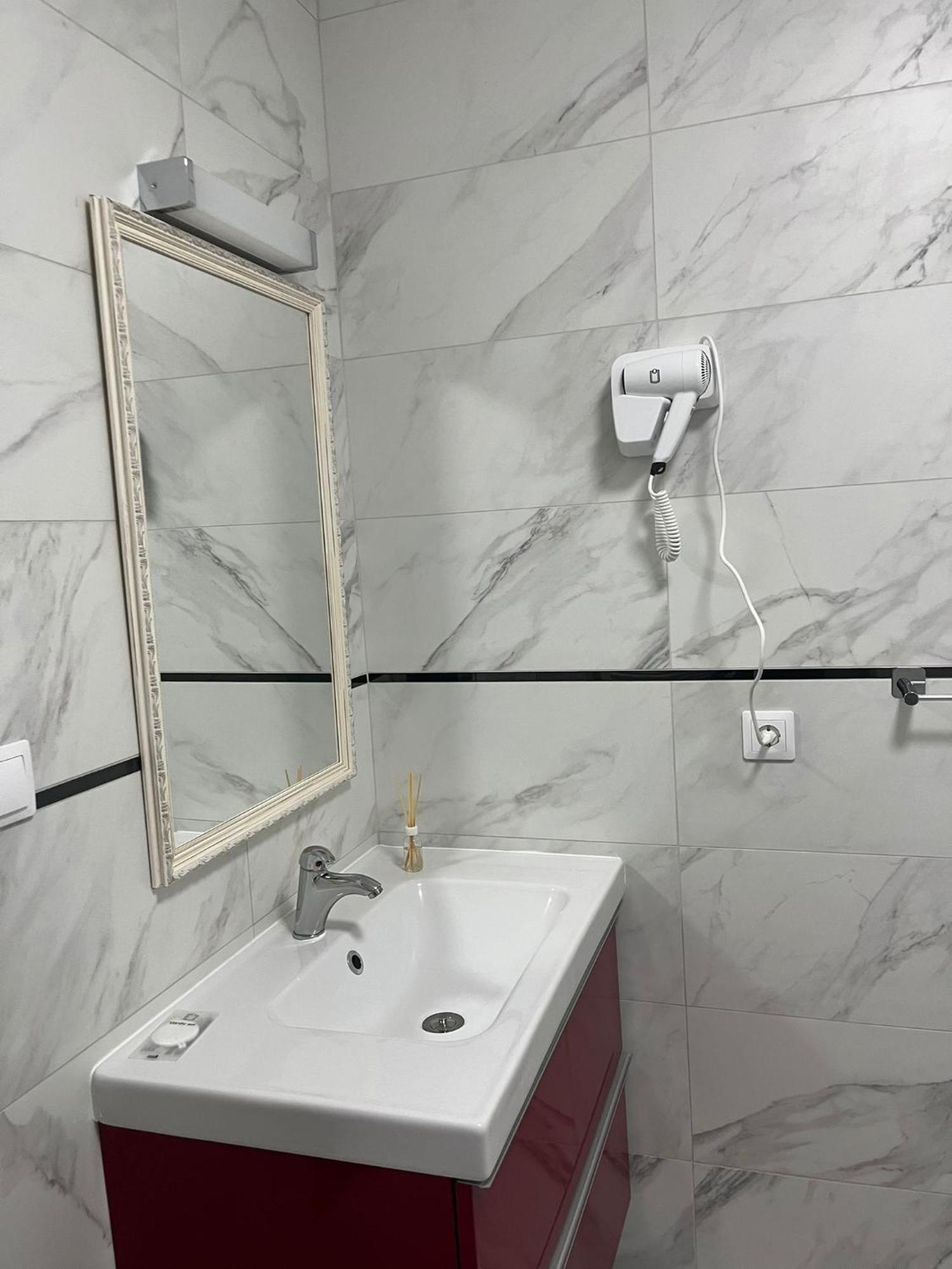 Kilometru108 Hotel Leordina Екстериор снимка